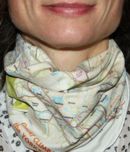 A SplashMaps Harvey Stretch Map being worn