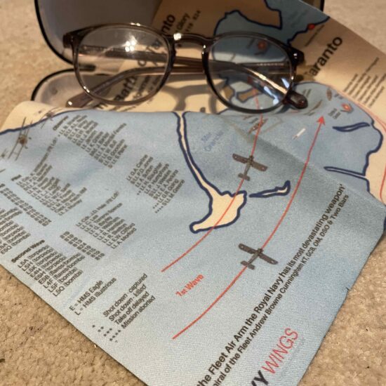 bettle-taranto-ww2-splashmasp-lens-cloth